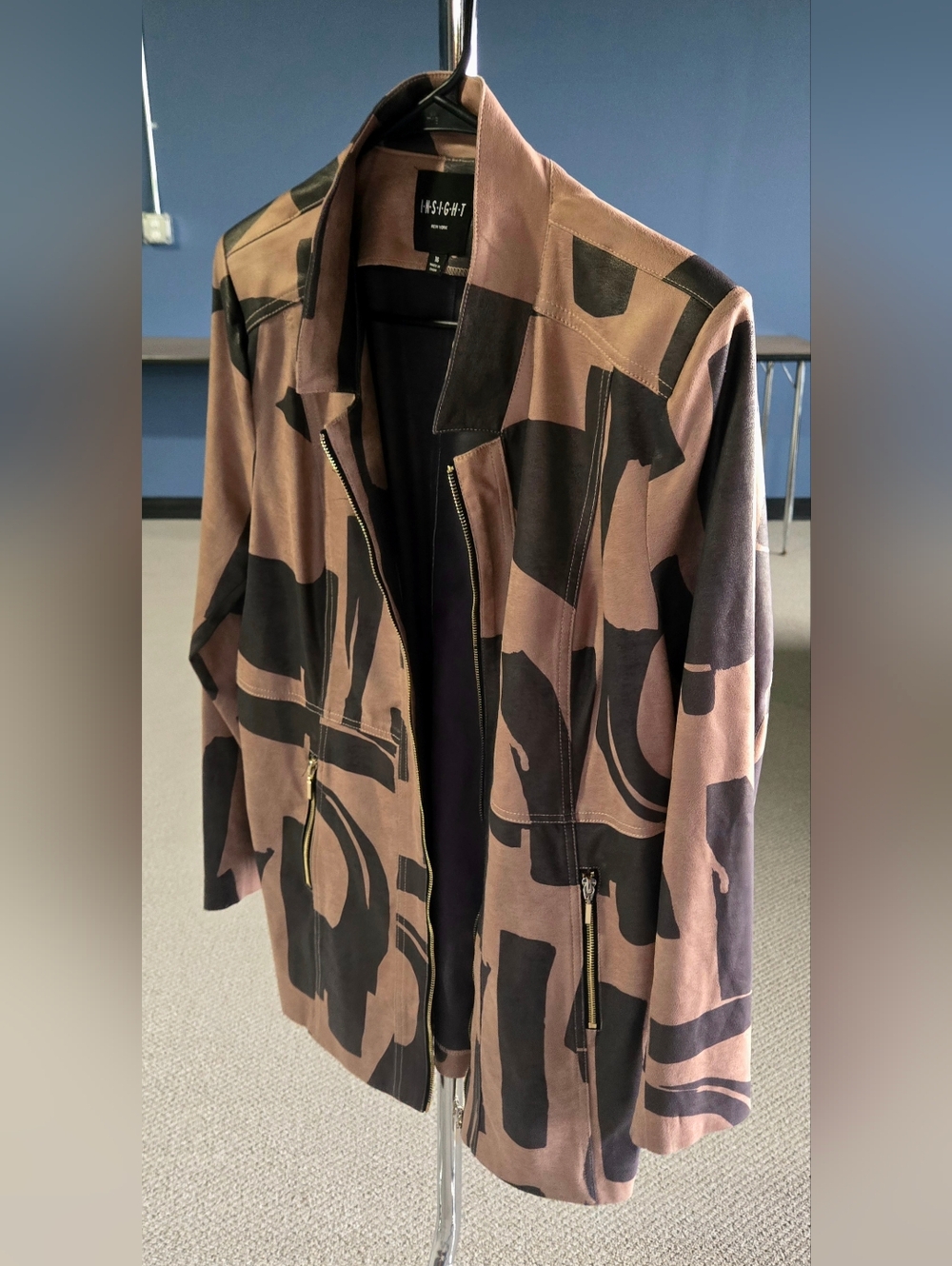 Spring Insight NY Tan & Brown Abstract Print Long Jacket w/gold zipper details✨